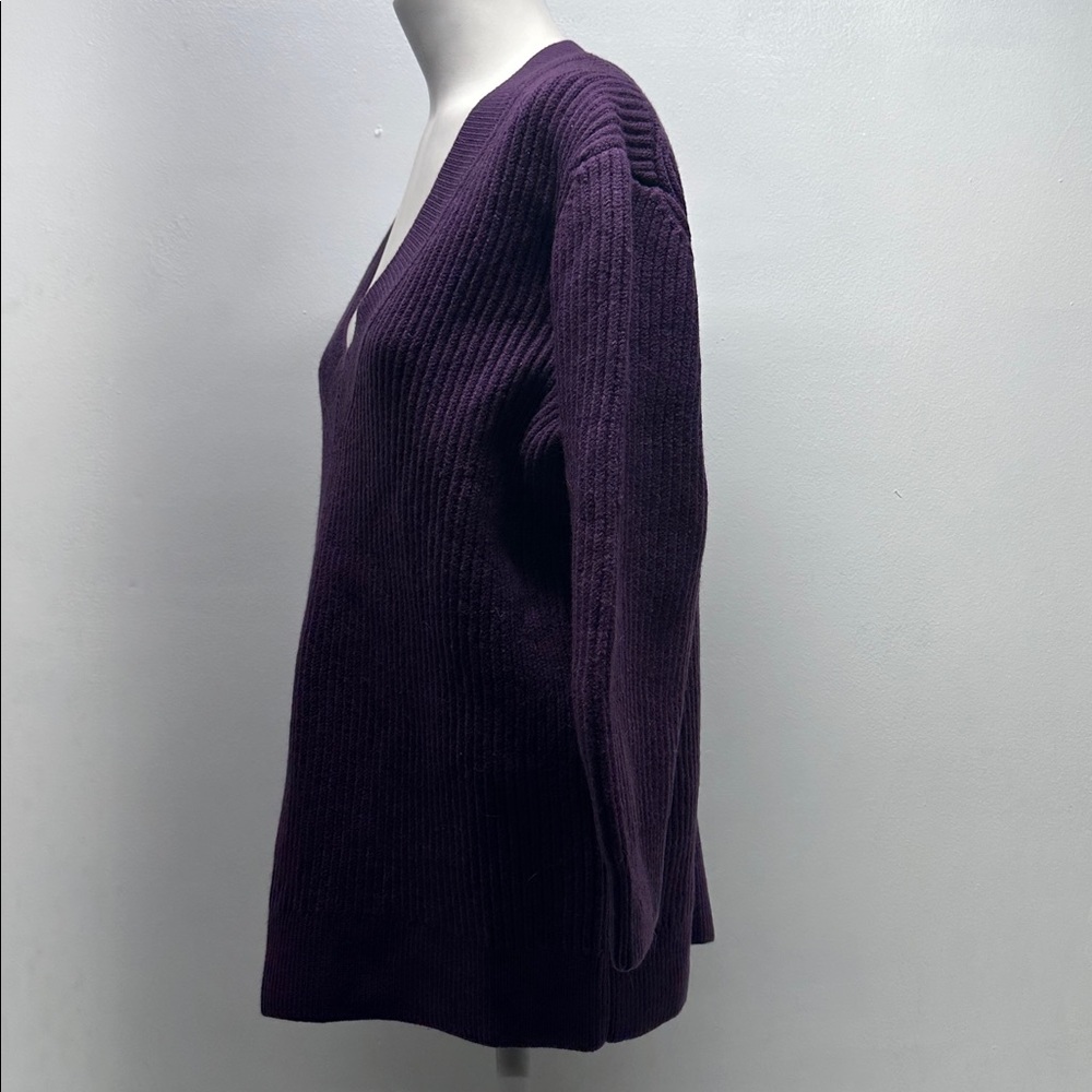 Aritzia Babaton Sweater Top Long Sleeve Knit Wool V Neck Ribbed Purple Medium - Picture 4 of 7